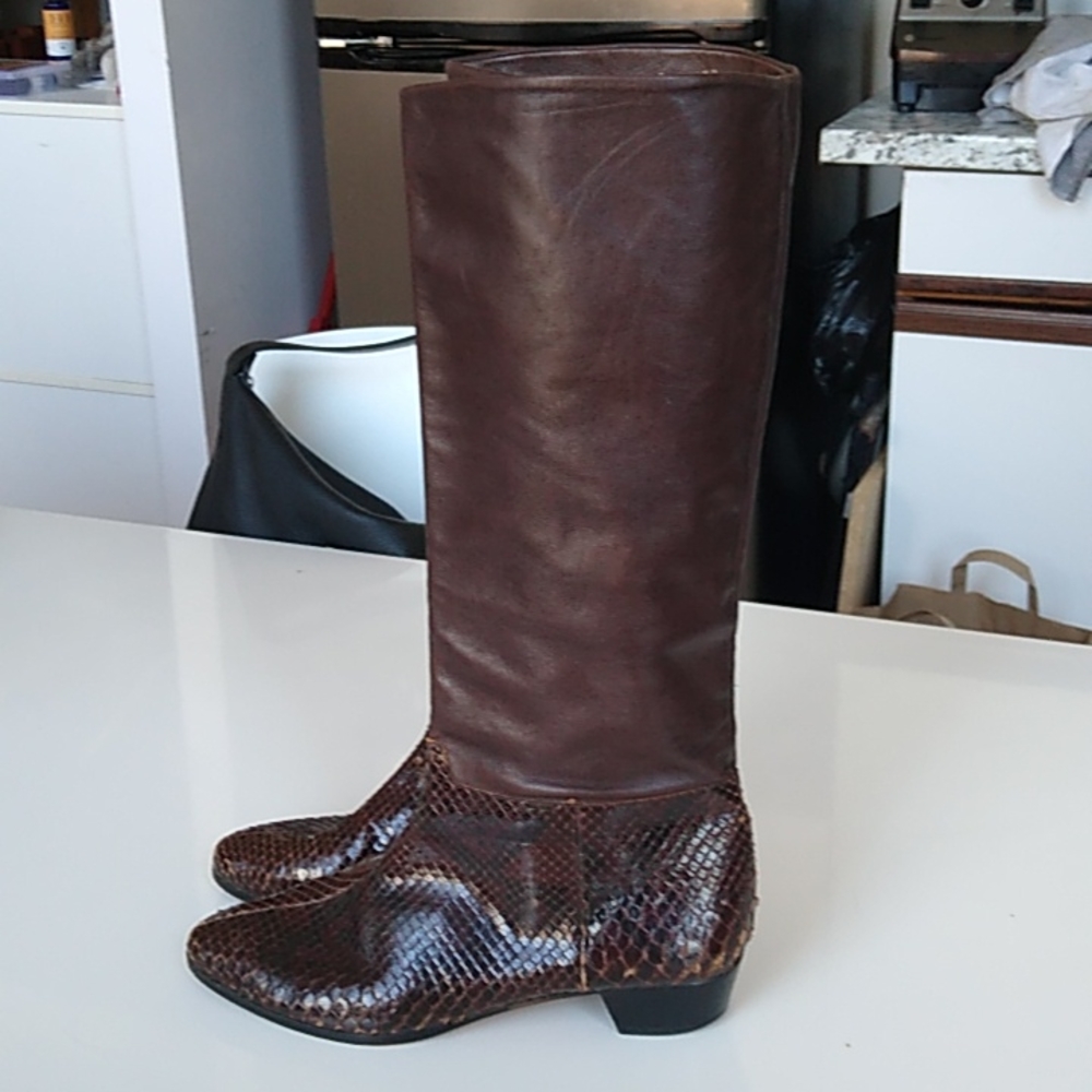 Brown snake skin low heeled boots by Vito lattuada